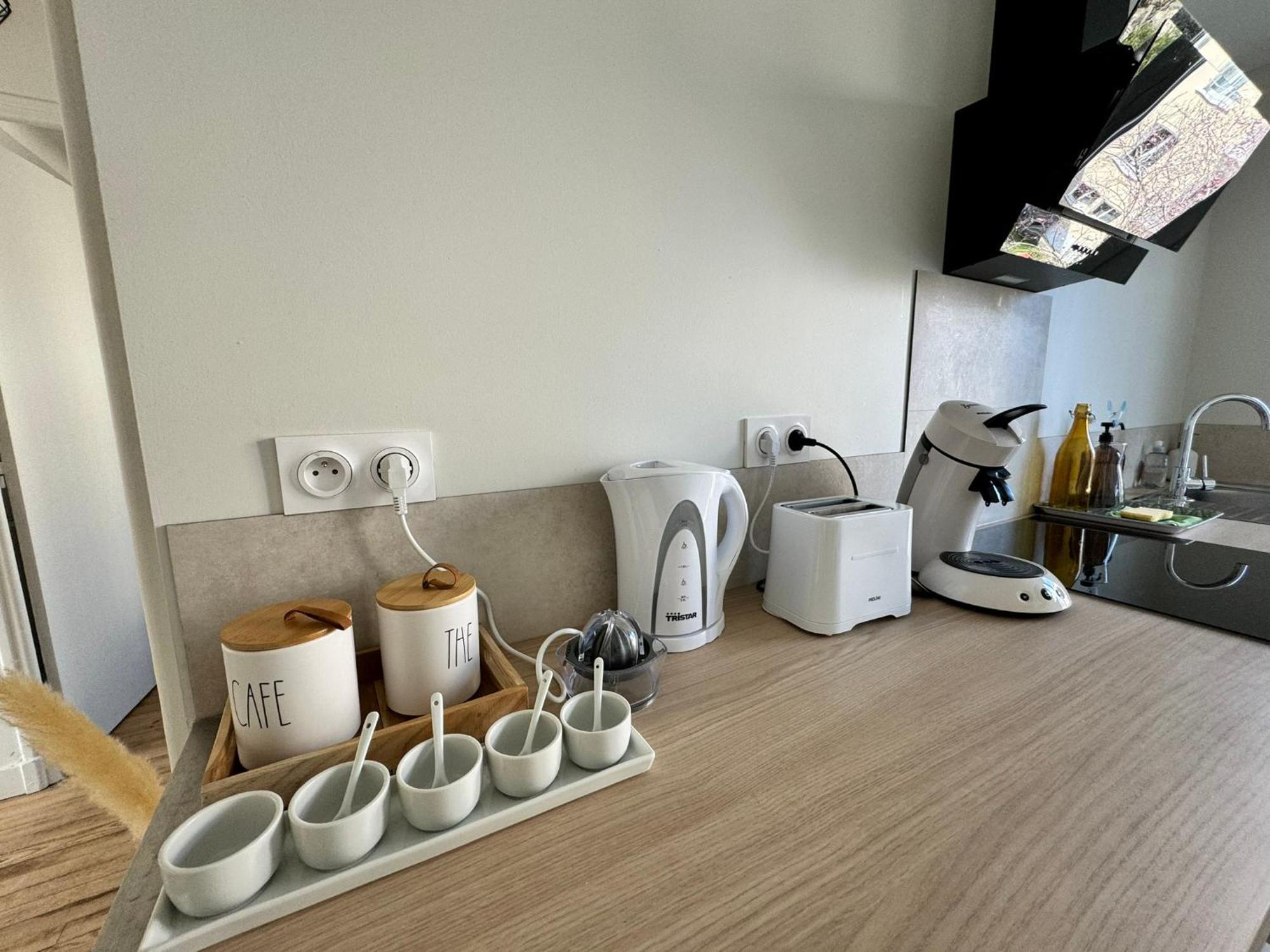 Le 122 - Parking Apartment Rodez Bagian luar foto