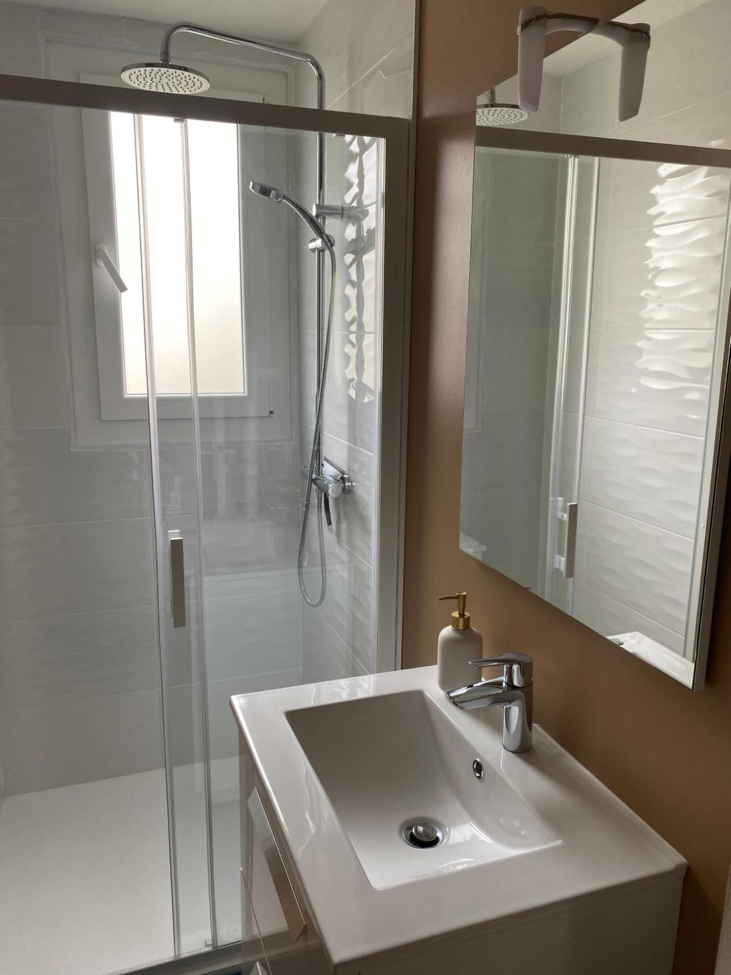 Le 122 - Parking Apartment Rodez Bagian luar foto