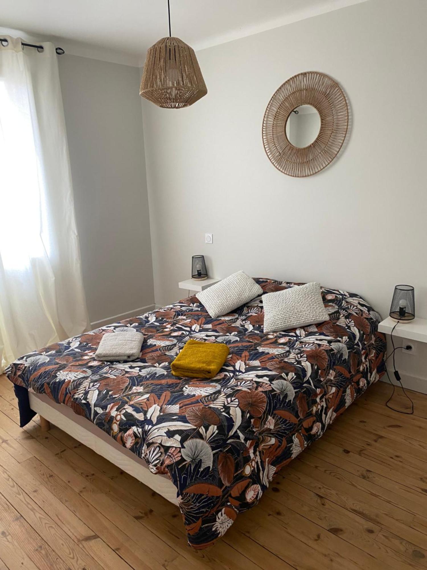Le 122 - Parking Apartment Rodez Bagian luar foto
